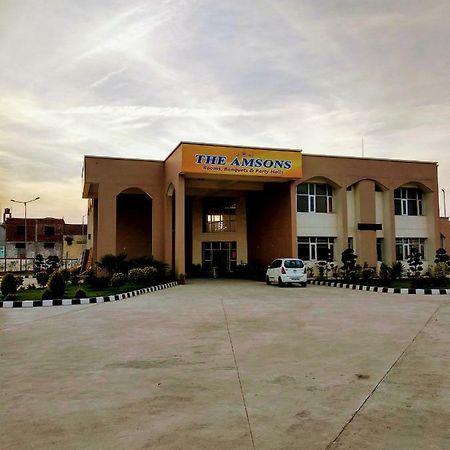 The Amsons Resorts Ludhiana Esterno foto