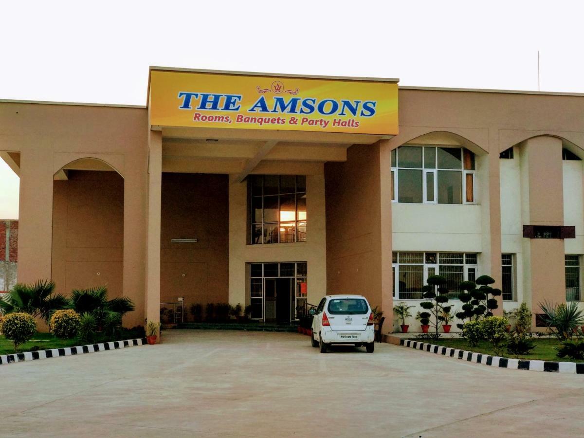 The Amsons Resorts Ludhiana Esterno foto