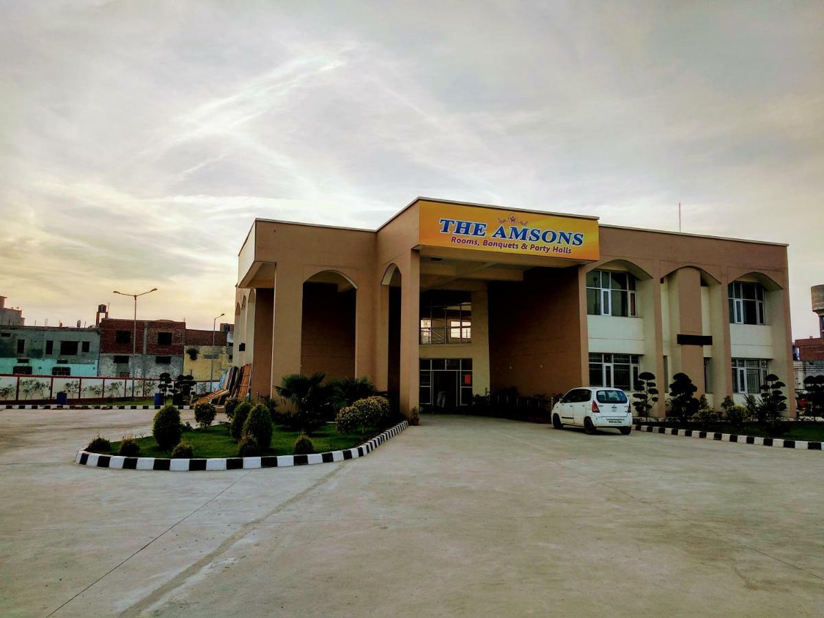 The Amsons Resorts Ludhiana Esterno foto