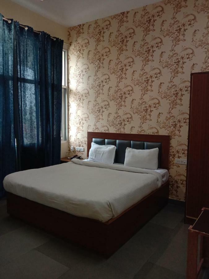 The Amsons Resorts Ludhiana Esterno foto