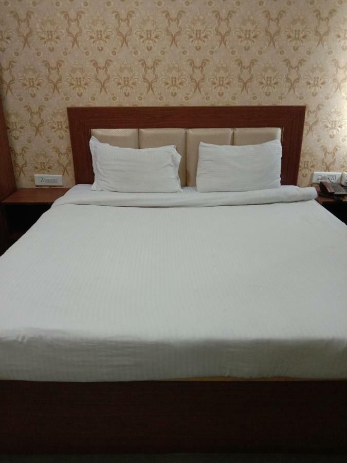 The Amsons Resorts Ludhiana Esterno foto